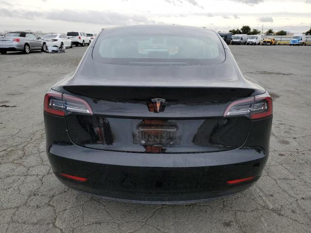 5YJ3E1EA3JF108329 - 2018 TESLA MODEL 3 Чорний фото 6