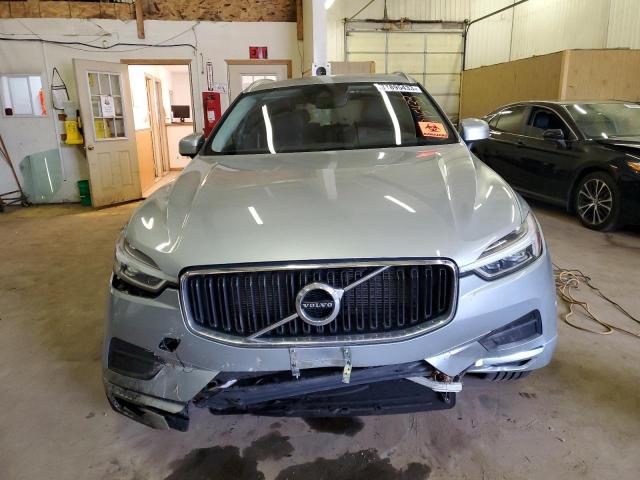 YV4A22RK5J1025757 - 2018 VOLVO XC60 T6 MOMENTUM SILVER photo 5