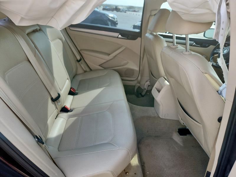 1VWAT7A38FC120677 - 2015 VOLKSWAGEN PASSAT S BLACK photo 10