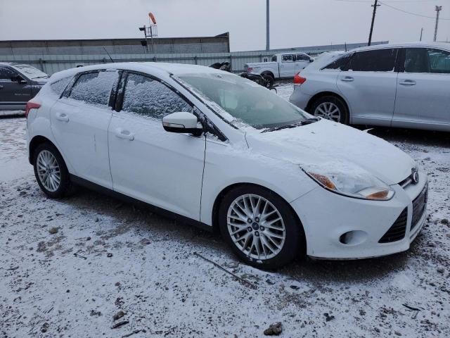 1FAHP3M24CL475042 - 2012 FORD FOCUS SEL WHITE photo 4