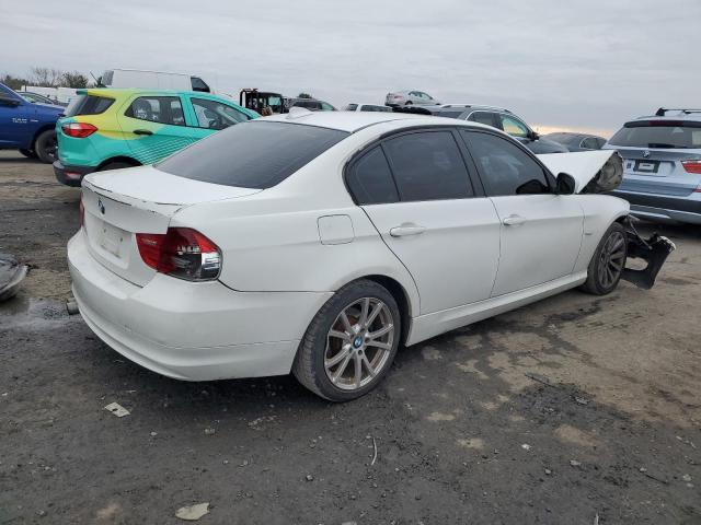 WBAPK7C5XBA821805 - 2011 BMW 328 XI WHITE photo 3