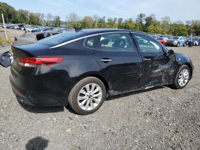 5XXGT4L30JG220211 - 2018 KIA OPTIMA LX Negro foto 3