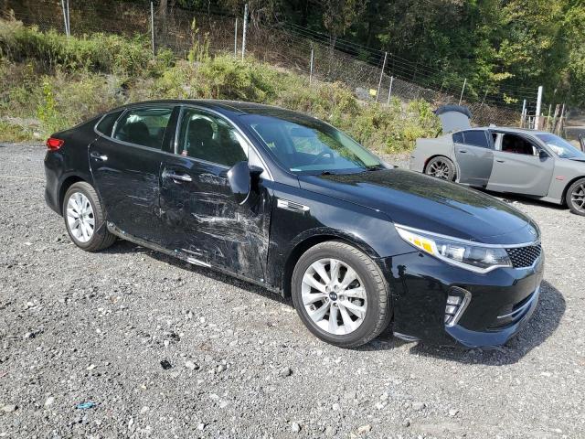 5XXGT4L30JG220211 - 2018 KIA OPTIMA LX Negro foto 4