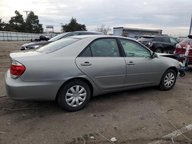 4T1BE32K85U605941 - 2005 TOYOTA CAMRY LE GRAY photo 3