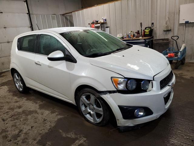 1G1JE6SB2F4212934 - 2015 CHEVROLET SONIC LTZ WHITE photo 4