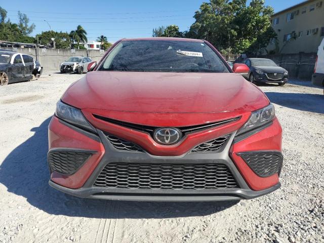 4T1G11AK6PU173747 - 2023 TOYOTA CAMRY SE NIGHT SHADE RED photo 5