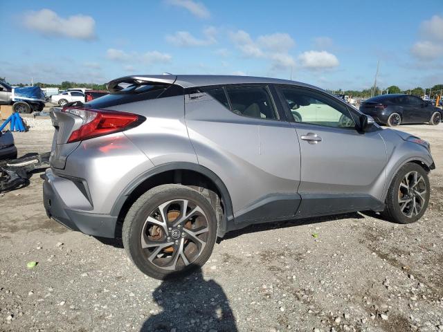 JTNKHMBXXJ1004292 - 2018 TOYOTA C-HR XLE Արծաթագույն լուսանկար 3