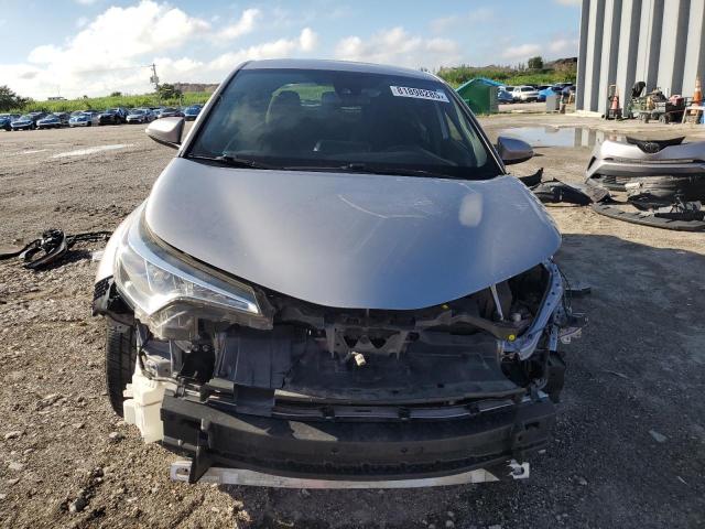 JTNKHMBXXJ1004292 - 2018 TOYOTA C-HR XLE Արծաթագույն լուսանկար 5