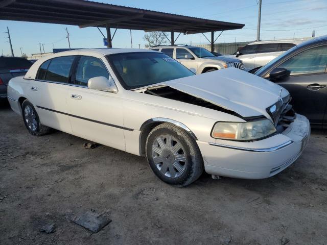 1LNHM85W13Y633823 - 2003 LINCOLN TOWN CARTIER L WHITE photo 4