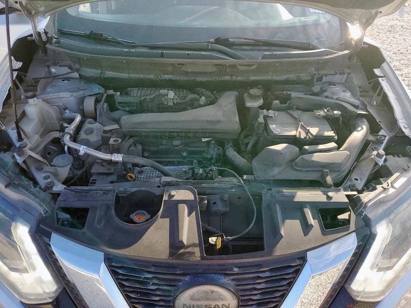 KNMAT2MT4JP565484 - 2018 NISSAN ROGUE S 银色 照片 12