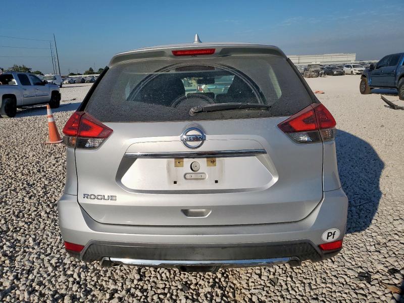 KNMAT2MT4JP565484 - 2018 NISSAN ROGUE S 银色 照片 6