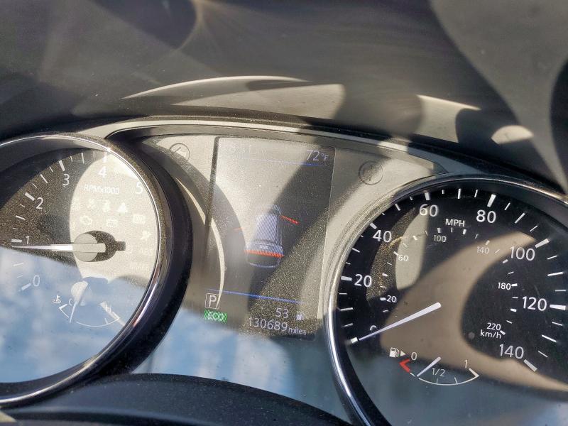 KNMAT2MT4JP565484 - 2018 NISSAN ROGUE S 银色 照片 9