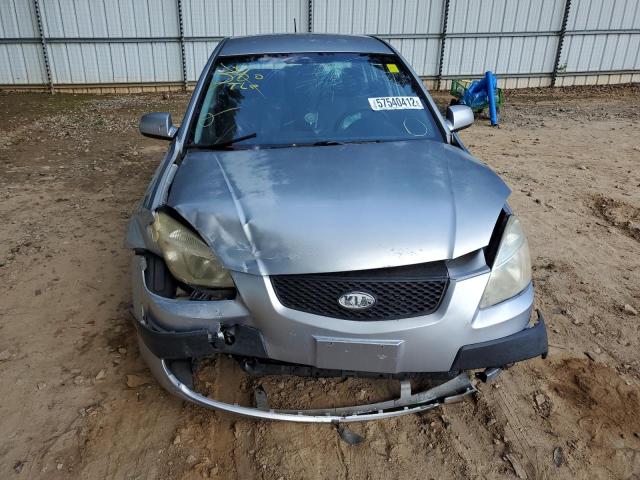 KNADE123266033617 - 2006 KIA RIO SILVER photo 9