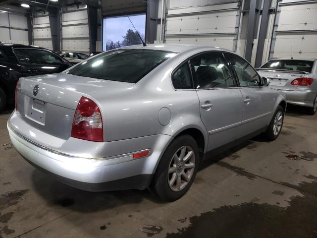 WVWPD63B84P058826 - 2004 VOLKSWAGEN PASSAT GLS SILVER photo 3