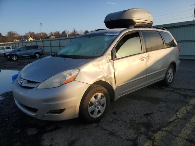 2010 TOYOTA SIENNA CE, 