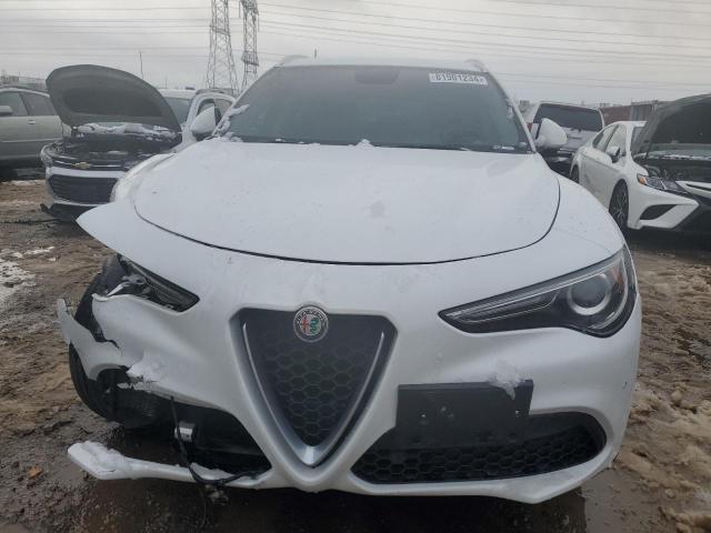 ZASFAKBN7J7B79505 - 2018 ALFA ROMEO STELVIO TI WHITE photo 5