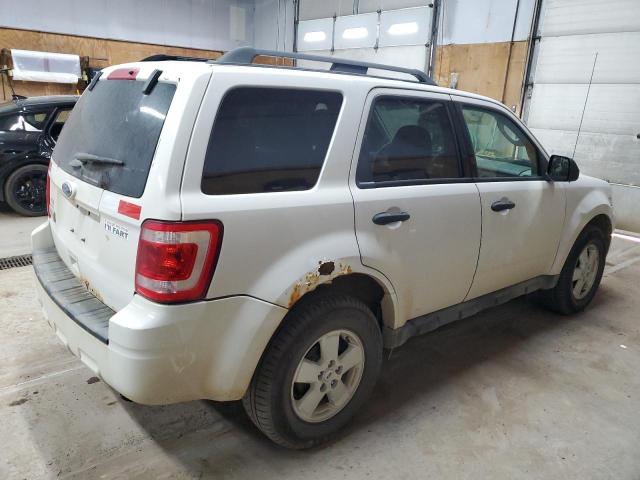 1FMCU9D73CKC71006 - 2012 FORD ESCAPE XLT WHITE photo 3