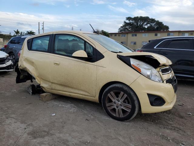 KL8CB6S90FC726849 - 2015 CHEVROLET SPARK LS YELLOW photo 4