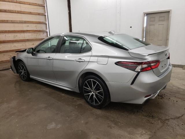 4T1G11AK2RU843720 - 2024 TOYOTA CAMRY SE NIGHT SHADE SILVER photo 2