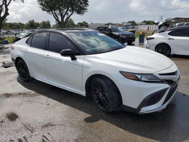 4T1K61AK9NU072887 - 2022 TOYOTA CAMRY XSE WHITE photo 4