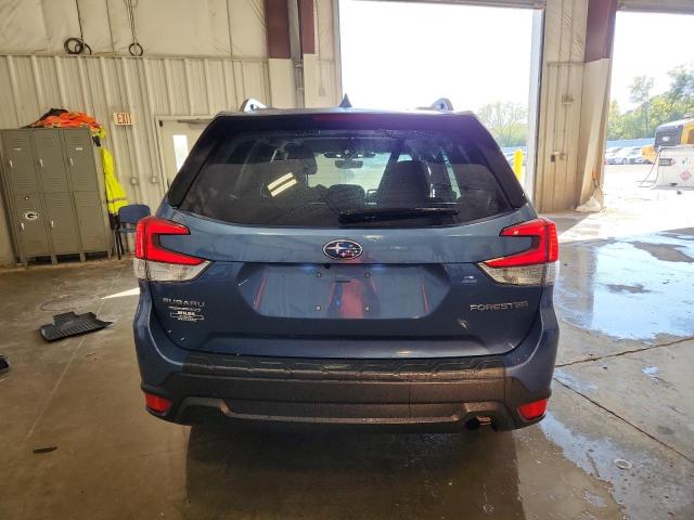 JF2SKAEC3NH458329 - 2022 SUBARU FORESTER PREMIUM BLUE photo 6