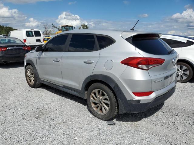 KM8J23A41JU693720 - 2018 HYUNDAI TUCSON SE SILVER photo 2