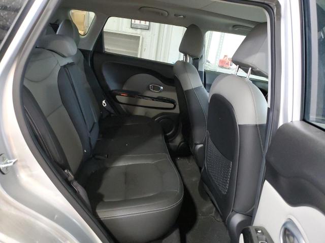 KNDJP3A58K7657408 - 2019 KIA SOUL + SILVER photo 10
