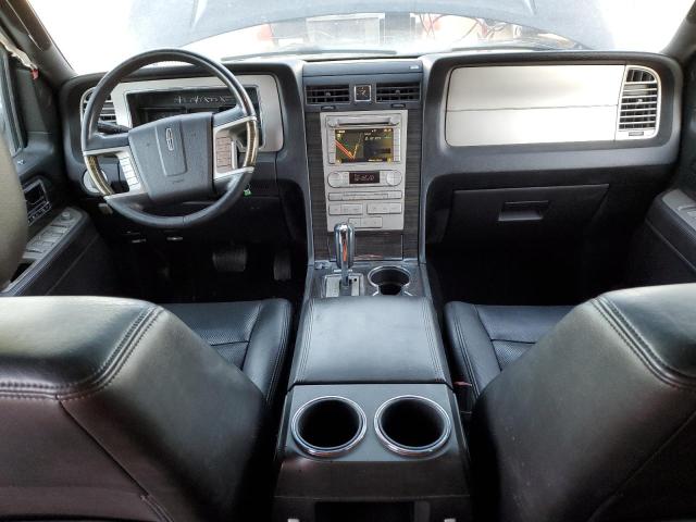 5LMJJ2J5XAEJ04760 - 2010 LINCOLN NAVIGATOR BLACK photo 8