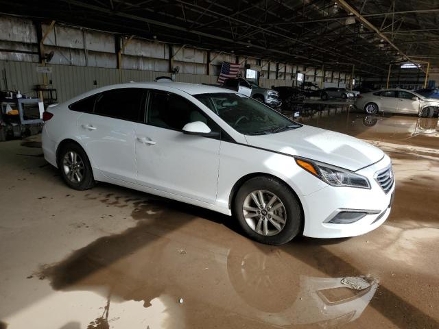 5NPE24AF6GH276576 - 2016 HYUNDAI SONATA SE WHITE photo 4