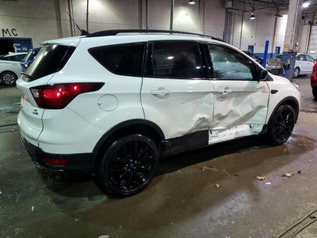 1FMCU9GD6KUA52996 - 2019 FORD ESCAPE SE WHITE photo 3