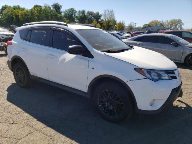 2T3BFREV4FW240401 - 2015 TOYOTA RAV4 LE WHITE photo 4