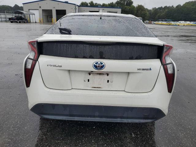JTDKARFU0G3014574 - 2016 TOYOTA PRIUS WHITE photo 6