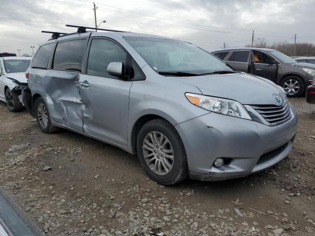 5TDYK3DC6FS543894 - 2015 TOYOTA SIENNA XLE SILVER photo 4