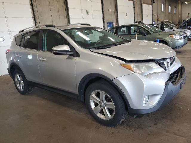 2T3RFREV8DW050936 - 2013 TOYOTA RAV4 XLE SILVER photo 4