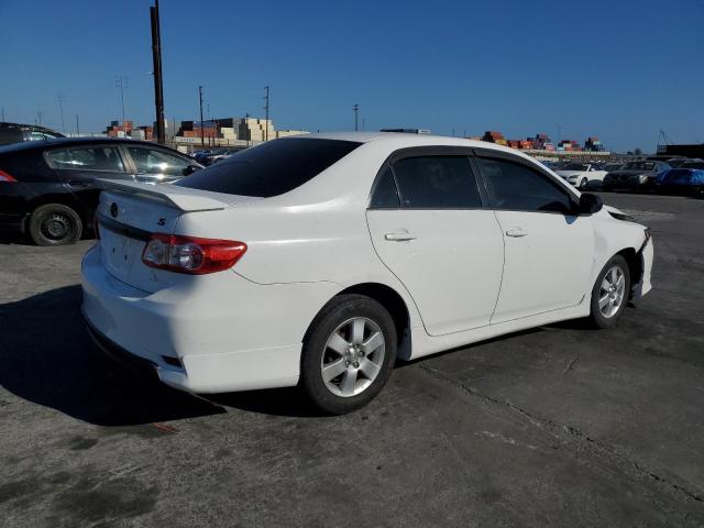 5YFBU4EE4DP133980 - 2013 TOYOTA COROLLA BASE Blanc photo 3
