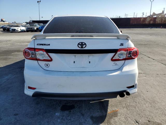 5YFBU4EE4DP133980 - 2013 TOYOTA COROLLA BASE Blanc photo 6