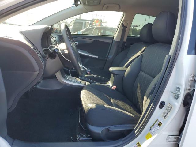 5YFBU4EE4DP133980 - 2013 TOYOTA COROLLA BASE Blanc photo 7