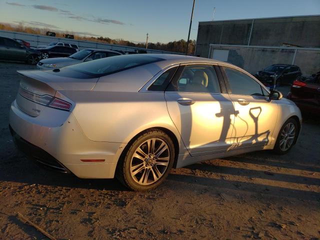 3LN6L2J94DR825454 - 2013 LINCOLN MKZ SILVER photo 3