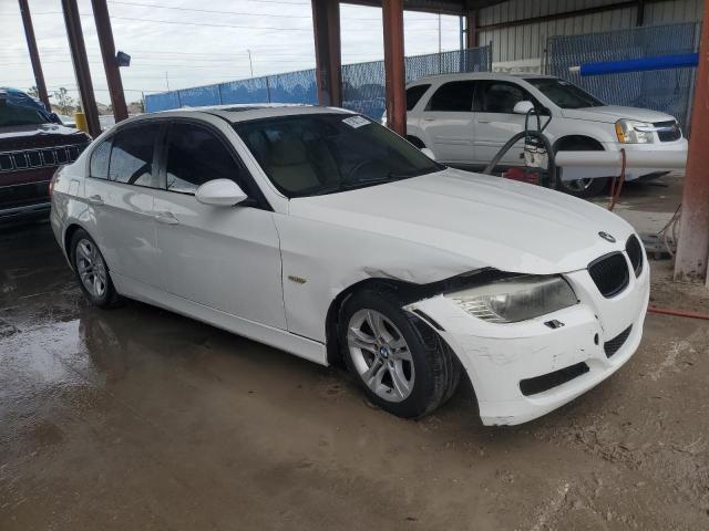 WBAVA37538NL53897 - 2008 BMW 328 I WHITE photo 4