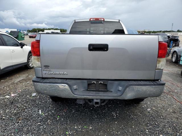 5TFRY5F19CX117276 - 2012 TOYOTA TUNDRA DOUBLE CAB SR5 SILVER photo 6
