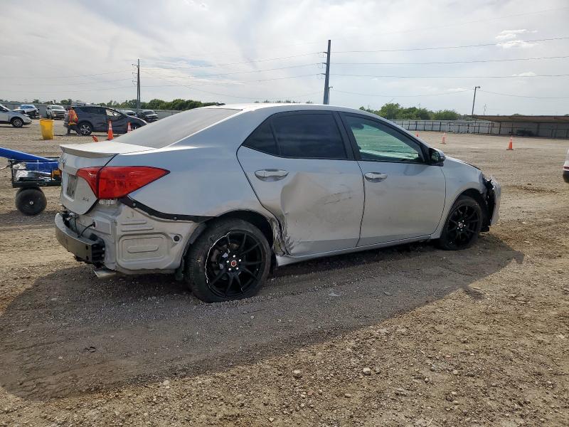 2T1BURHE7JC116935 - 2018 TOYOTA COROLLA L Күміс фото 3