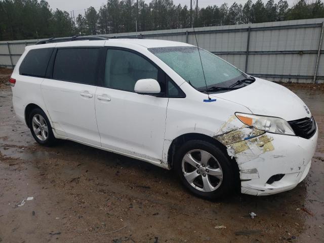 5TDKK3DCXES411046 - 2014 TOYOTA SIENNA LE WHITE photo 4