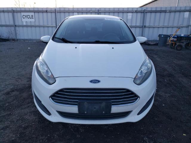 3FADP4EJ0EM119215 - 2014 FORD FIESTA SE WHITE photo 5