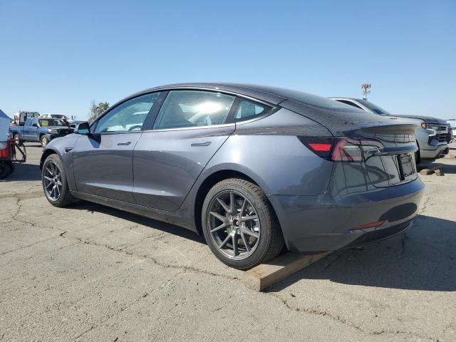 5YJ3E1EA3PF661782 - 2023 TESLA MODEL 3 Մոխրագույն լուսանկար 2