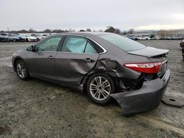 4T1BF1FK7HU323225 - 2017 TOYOTA CAMRY LE GRAY photo 2