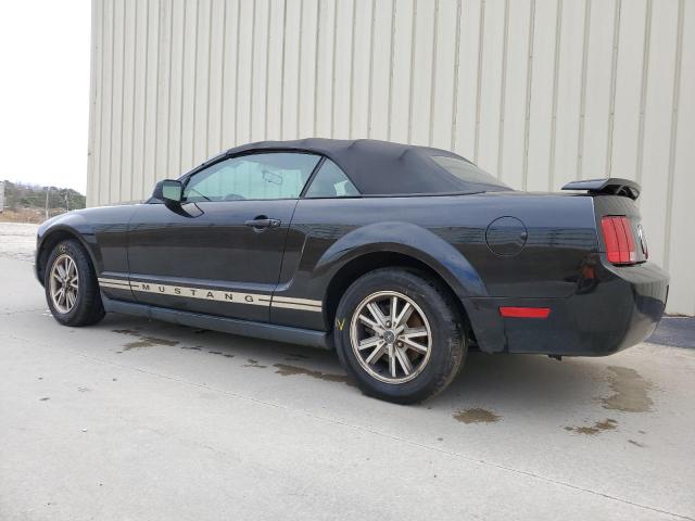 1ZVFT84N155182708 - 2005 FORD MUSTANG BLACK photo 2