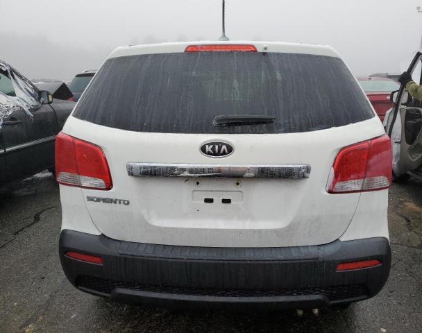 5XYKTCA66DG376819 - 2013 KIA SORENTO LX WHITE photo 6