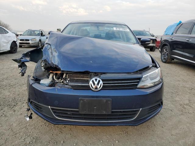 3VWD07AJ9EM436445 - 2014 VOLKSWAGEN JETTA SE BLUE photo 5