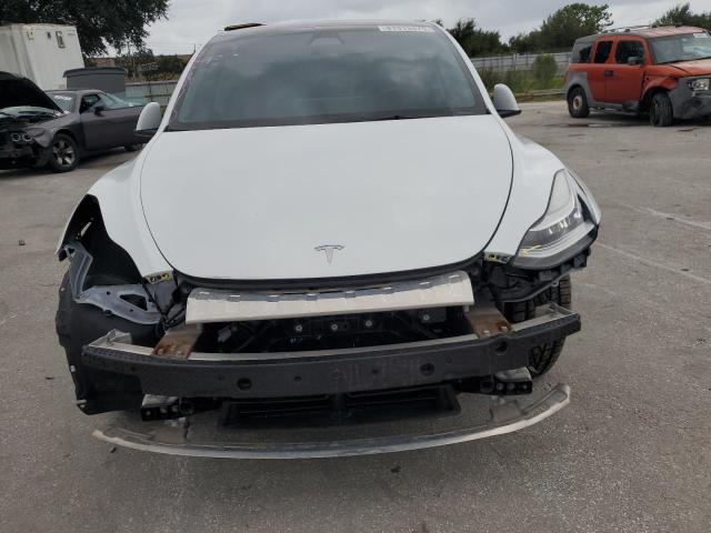 5YJYGDEE0MF295909 - 2021 TESLA MODEL Y Blanc photo 5