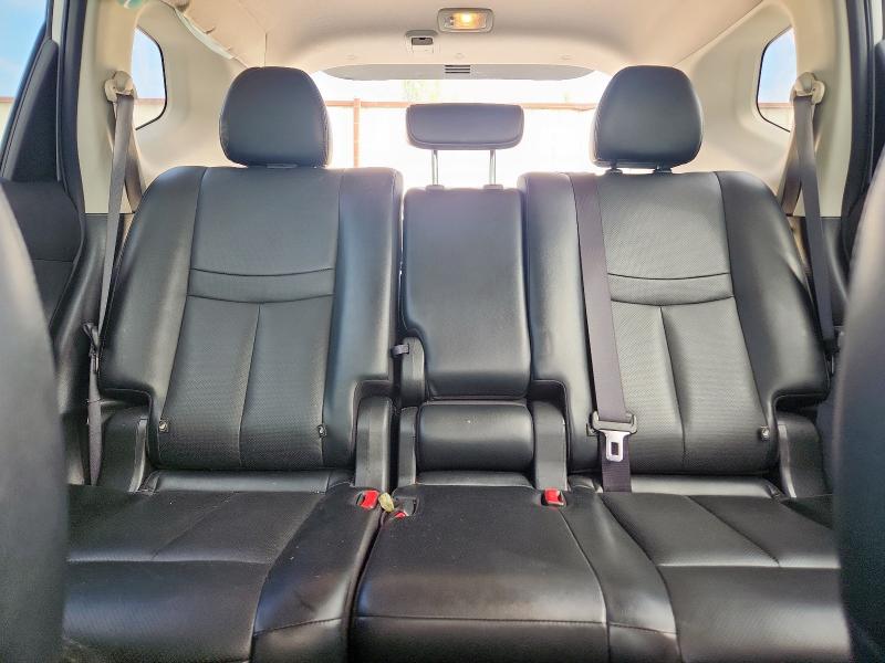 JN8AT2MT7JW462439 - 2018 NISSAN ROGUE S 银色 照片 10